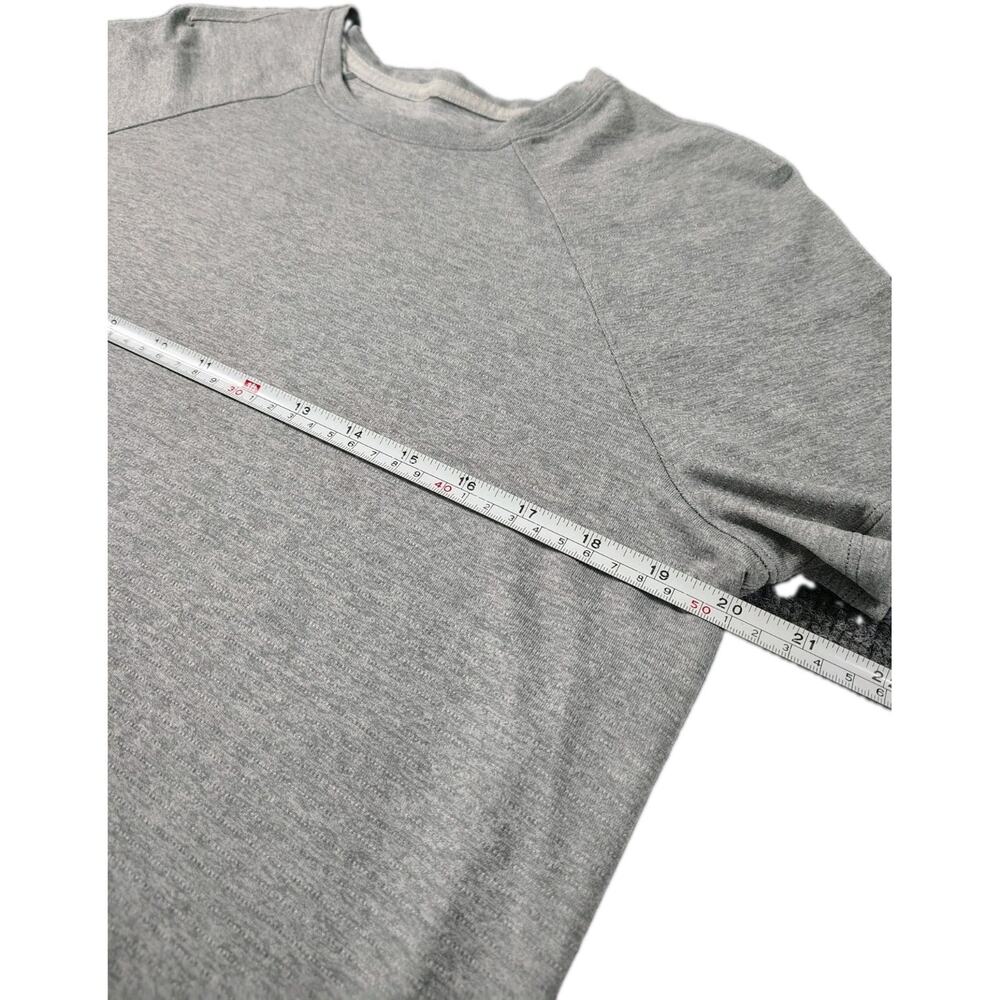 Lululemon Better Each Day Shirt Mens M Gray Short Sleeve Stretch Performance EUC - Picture 3 of 7